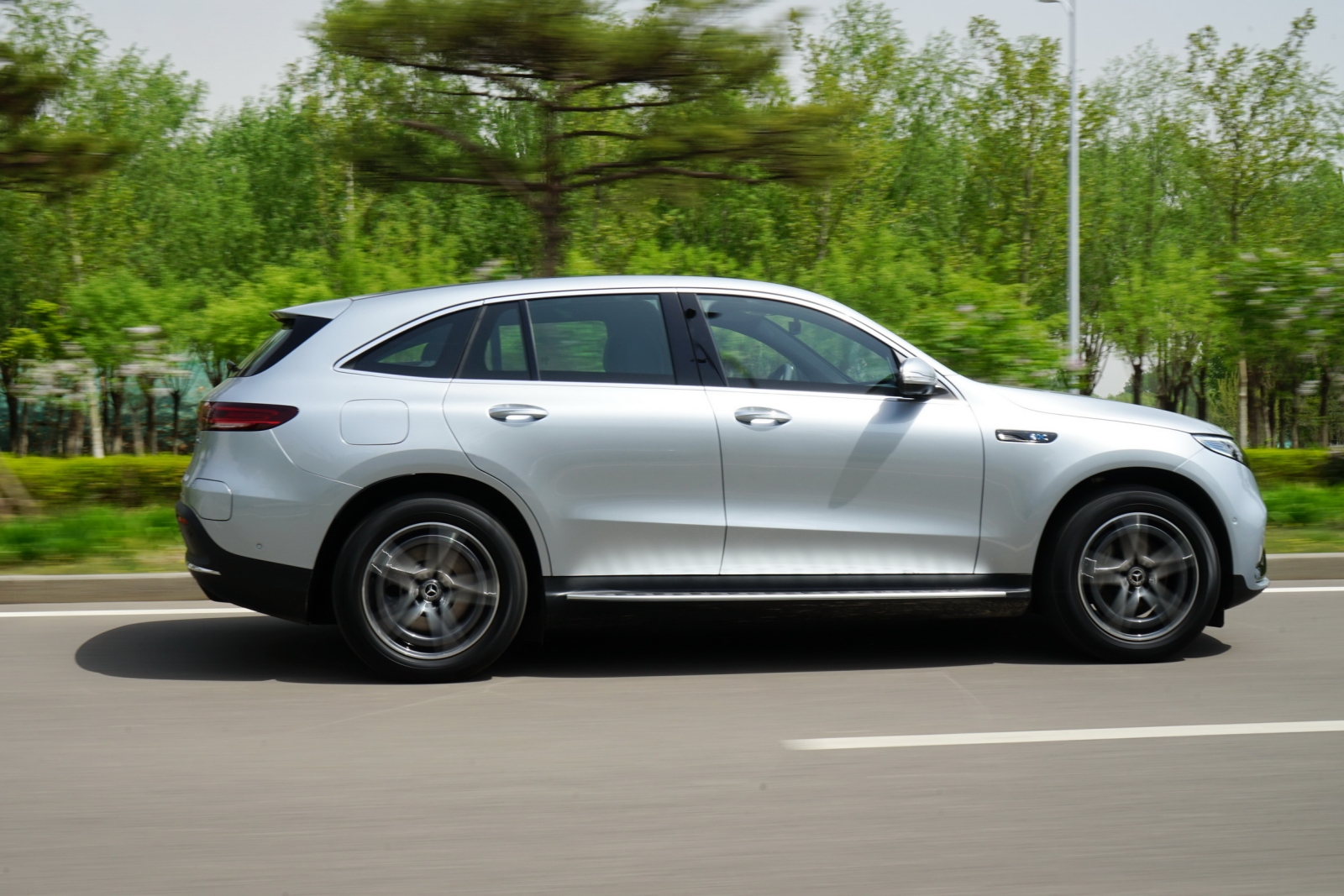 2024款奔馳純電(diàn)動EQC