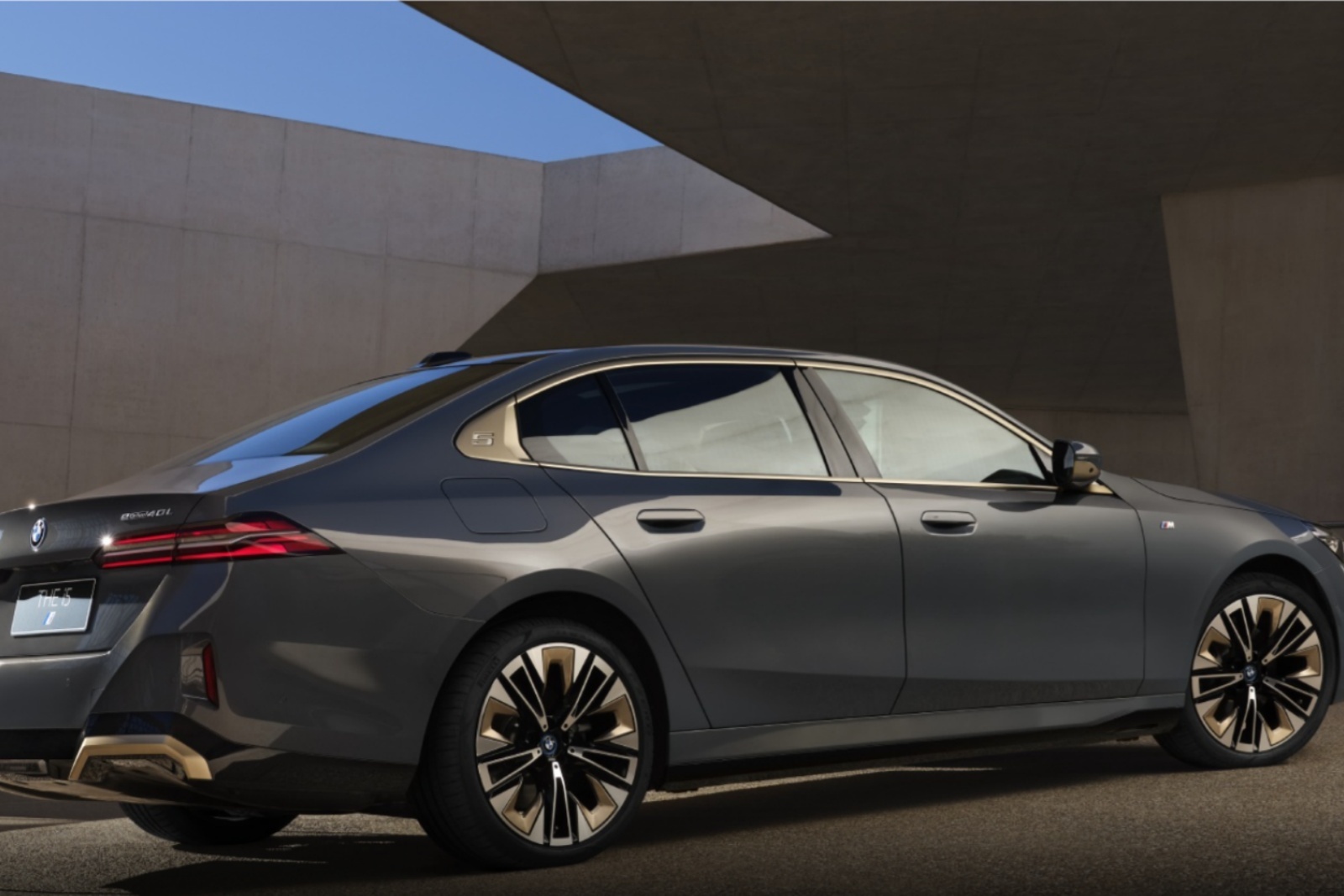 2024款寶馬純電(diàn)動i5